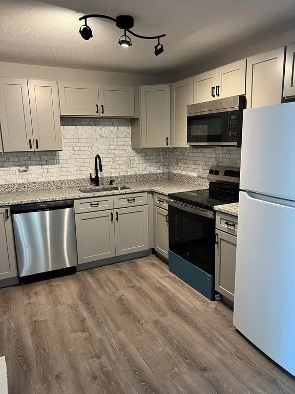 2 bed, 1 bath apartment for rent at 80 Stanton St Unit 30, Worcester — photo 4 of 15