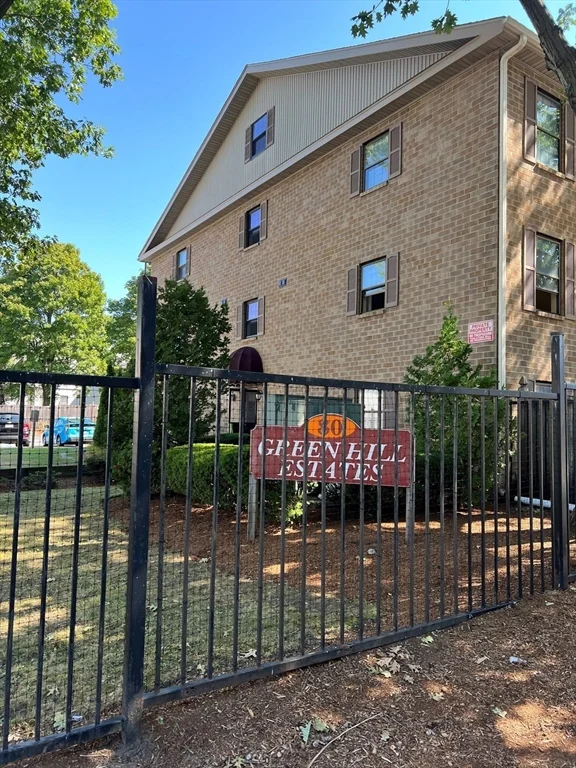 2 bed, 1 bath apartment for rent at 80 Stanton St Unit 30, Worcester