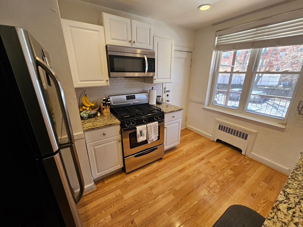 2 bed, 1 bath apartment for rent at 80 Strathmore Rd Unit 4, Brighton — photo 5 of 9