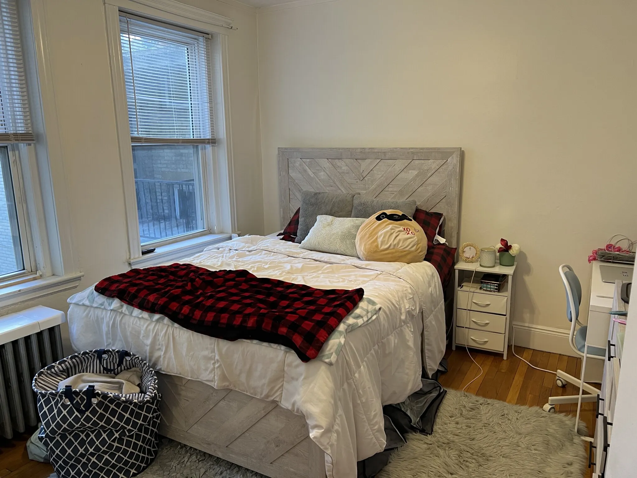 2 bed, 1 bath apartment for rent at 80 Sutherland Rd Unit 4P, Brighton — photo 19 of 31