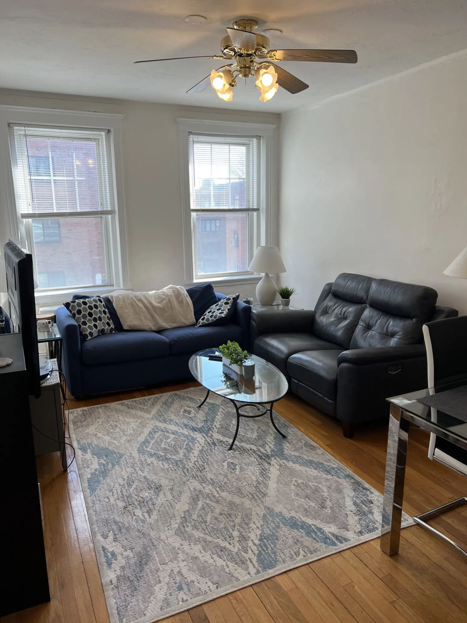 2 bed, 1 bath apartment for rent at 80 Sutherland Rd Unit 4P, Brighton — photo 2 of 31