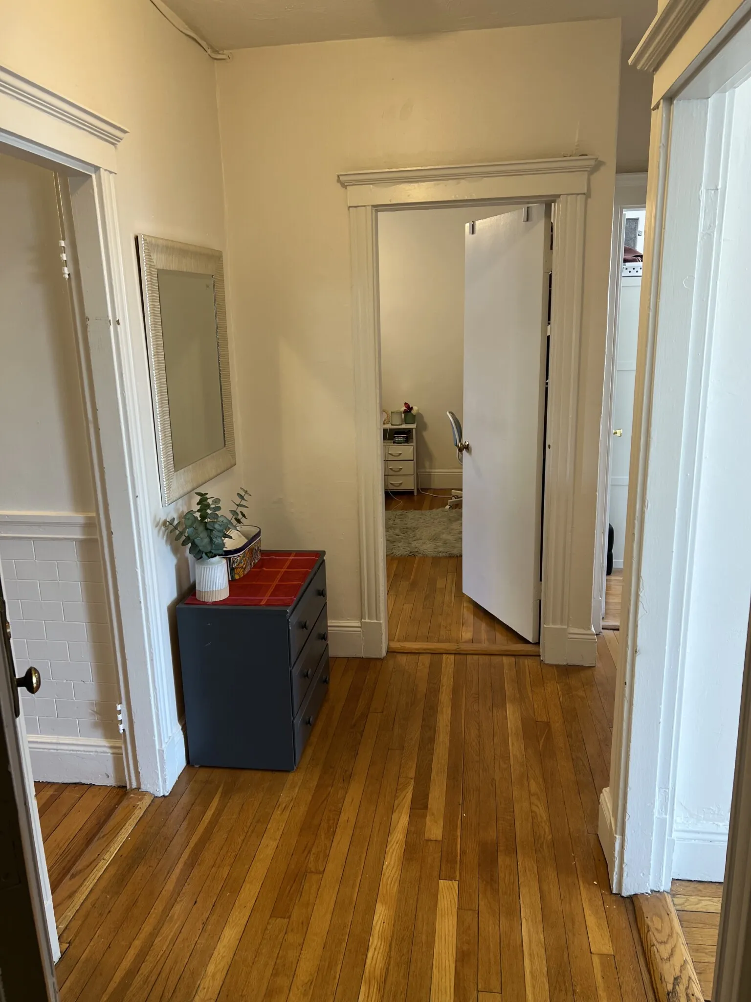 2 bed, 1 bath apartment for rent at 80 Sutherland Rd Unit 4P, Brighton — photo 4 of 31