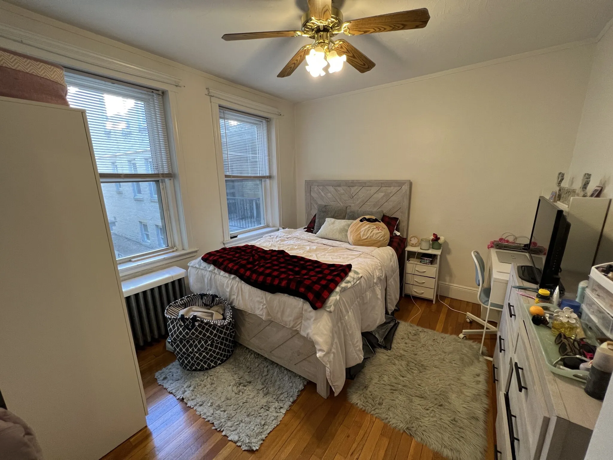2 bed, 1 bath apartment for rent at 80 Sutherland Rd Unit 4P, Brighton — photo 18 of 31