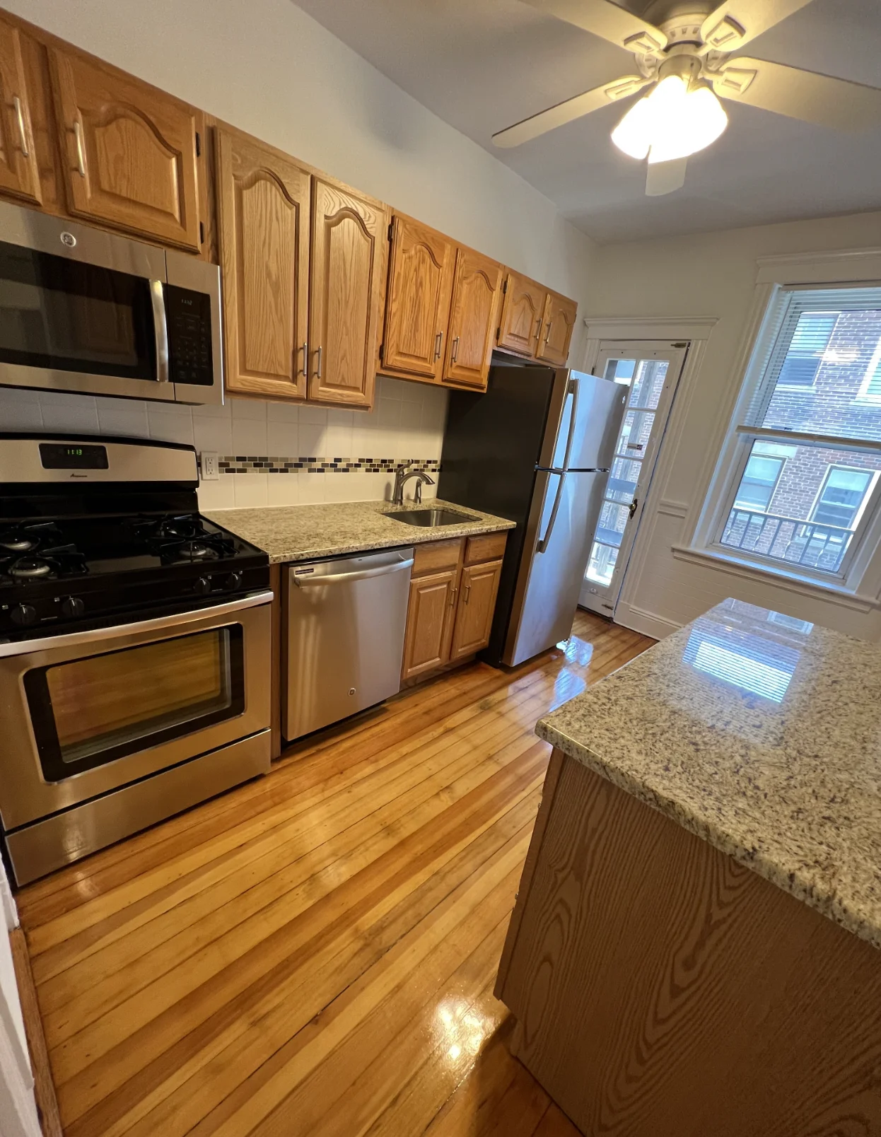 2 bed, 1 bath apartment for rent at 80 Sutherland Rd Unit 6, Brighton — photo 2 of 10