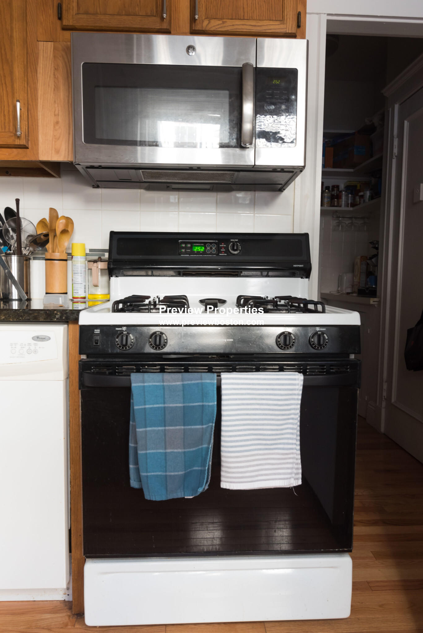 2 bed, 1 bath apartment for rent at 80 Sutherland Rd Unit 8, Brighton — photo 67 of 114