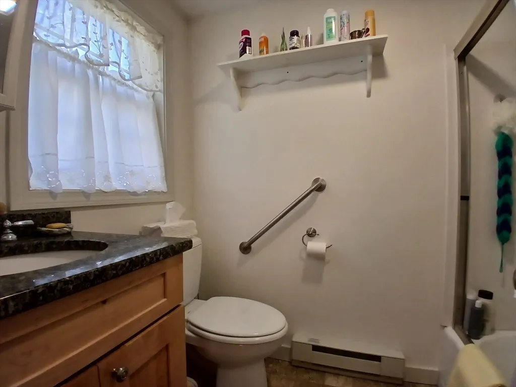 1 bed, 1 bath apartment for rent at 80 Thatcher Rd Unit 3, Long Beach — photo 8 of 11