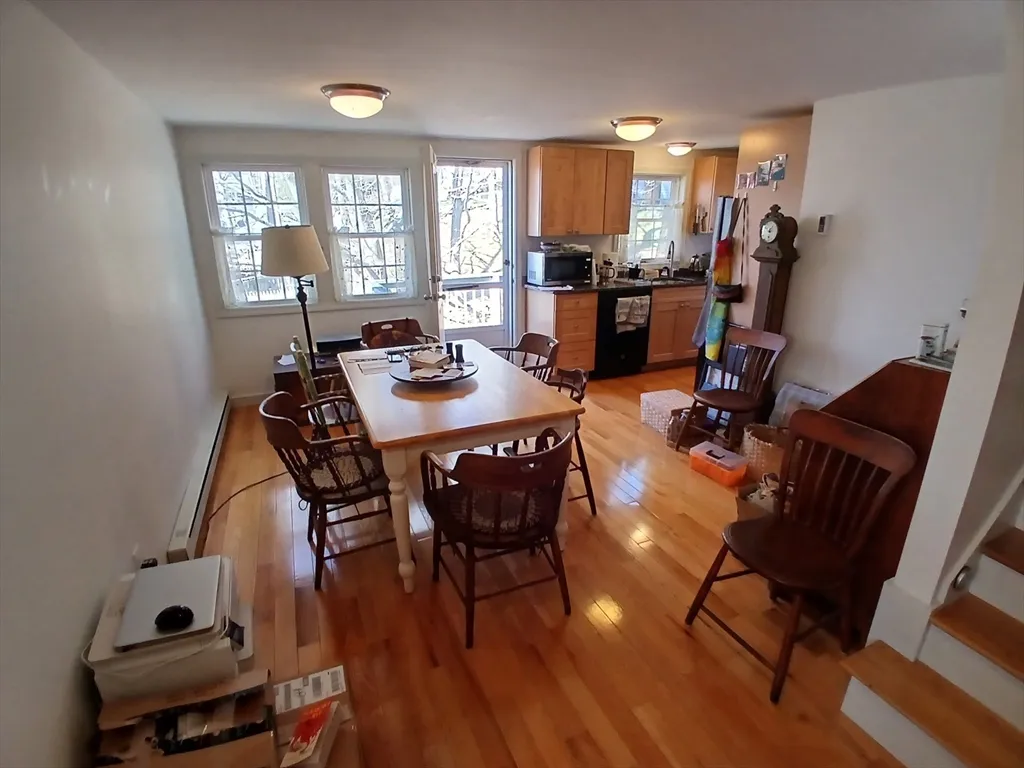 1 bed, 1 bath apartment for rent at 80 Thatcher Rd Unit 3, Long Beach — photo 3 of 11