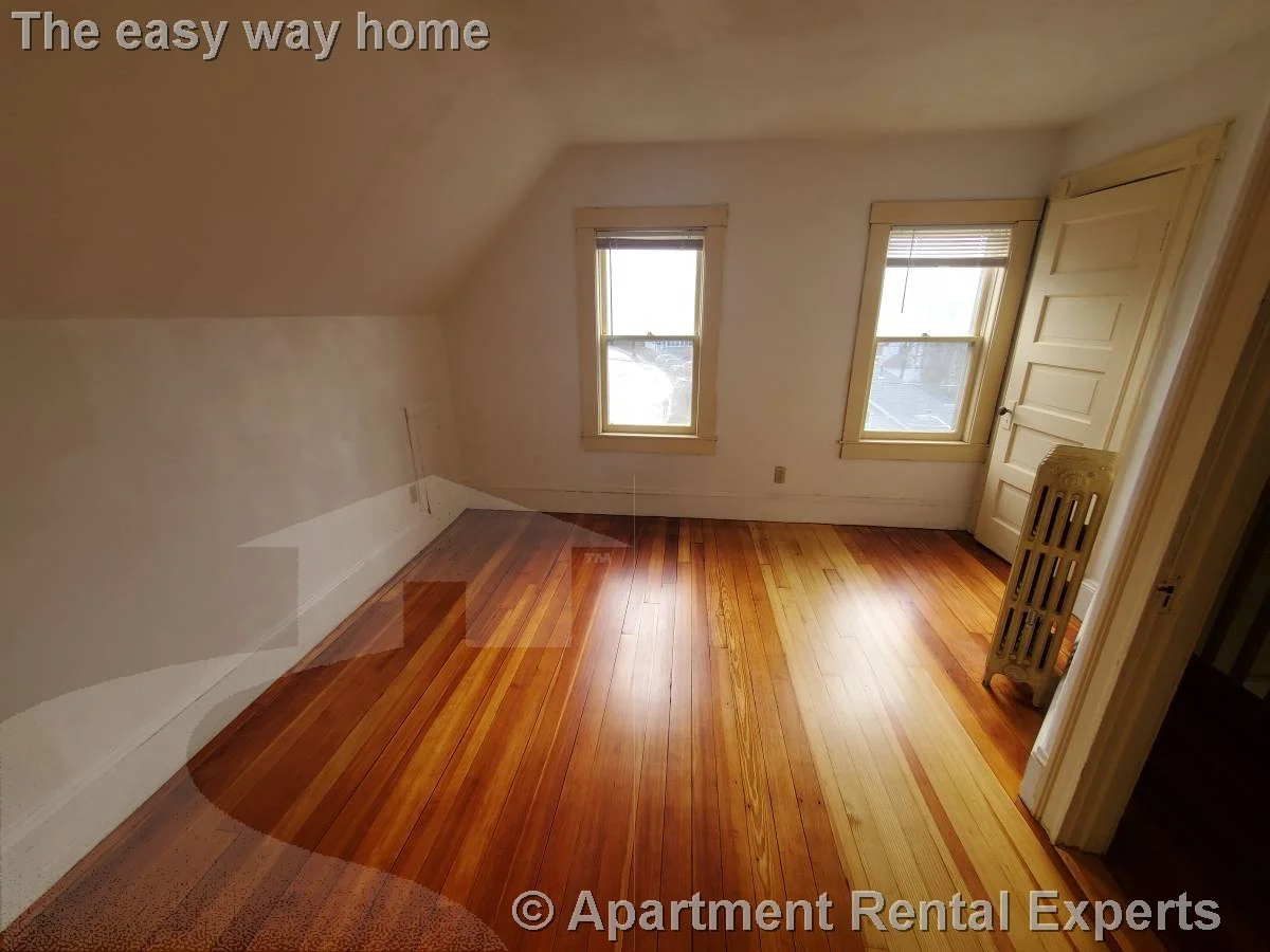 3 bed, 1 bath apartment for rent at 80 Upland Rd Unit 2, Belmont — photo 11 of 20