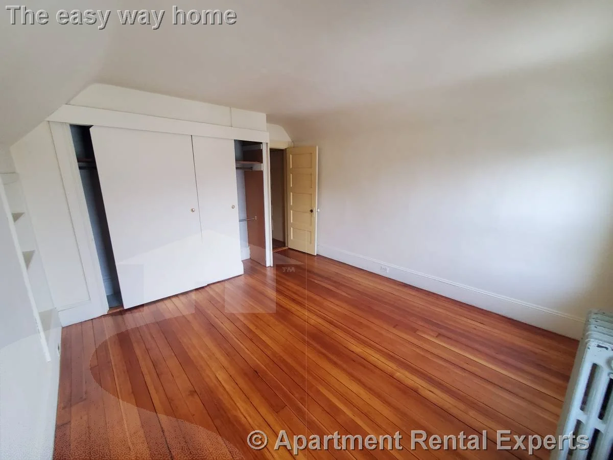 3 bed, 1 bath apartment for rent at 80 Upland Rd Unit 2, Belmont — photo 3 of 20