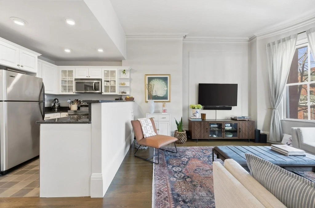 2 bed, 1 bath apartment for rent at 80 West Concord Unit 3, South End — photo 5 of 24