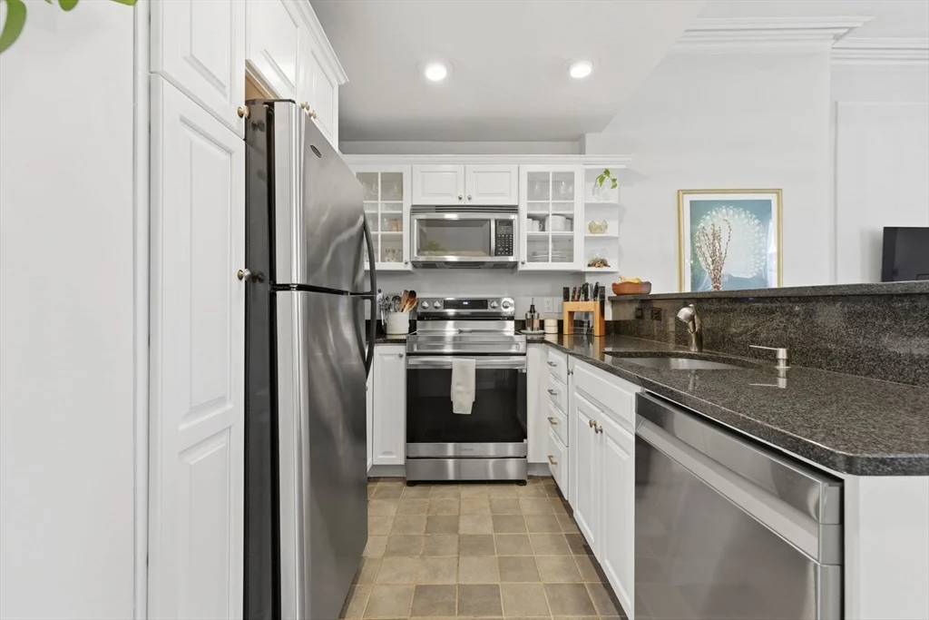 2 bed, 1 bath apartment for rent at 80 West Concord Unit 3, South End — photo 3 of 24