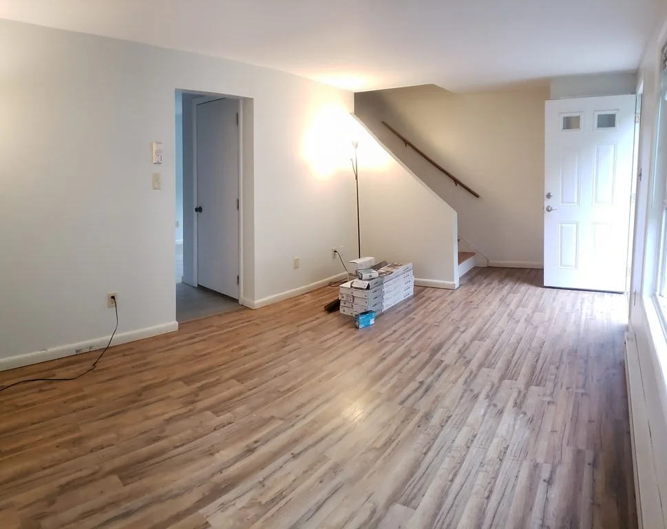 2 bed, 1 bath apartment for rent at 80 Wall St Unit Unit B, Globe Village — photo 3 of 16
