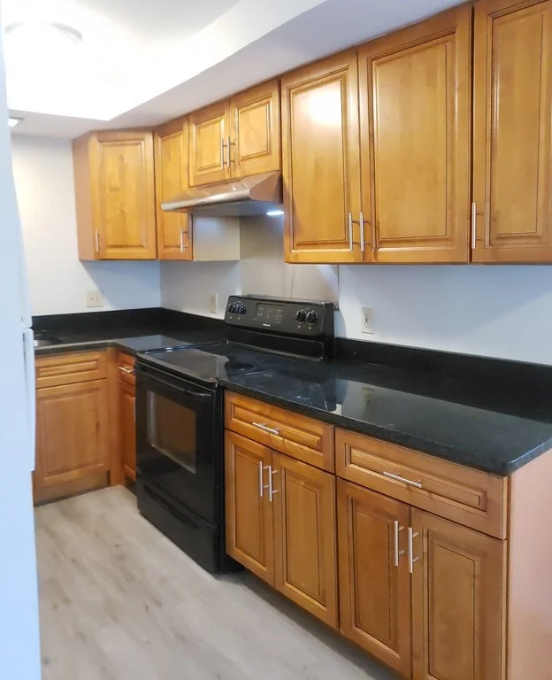 2 bed, 1 bath apartment for rent at 80 Wall St Unit Unit B, Globe Village — photo 6 of 16