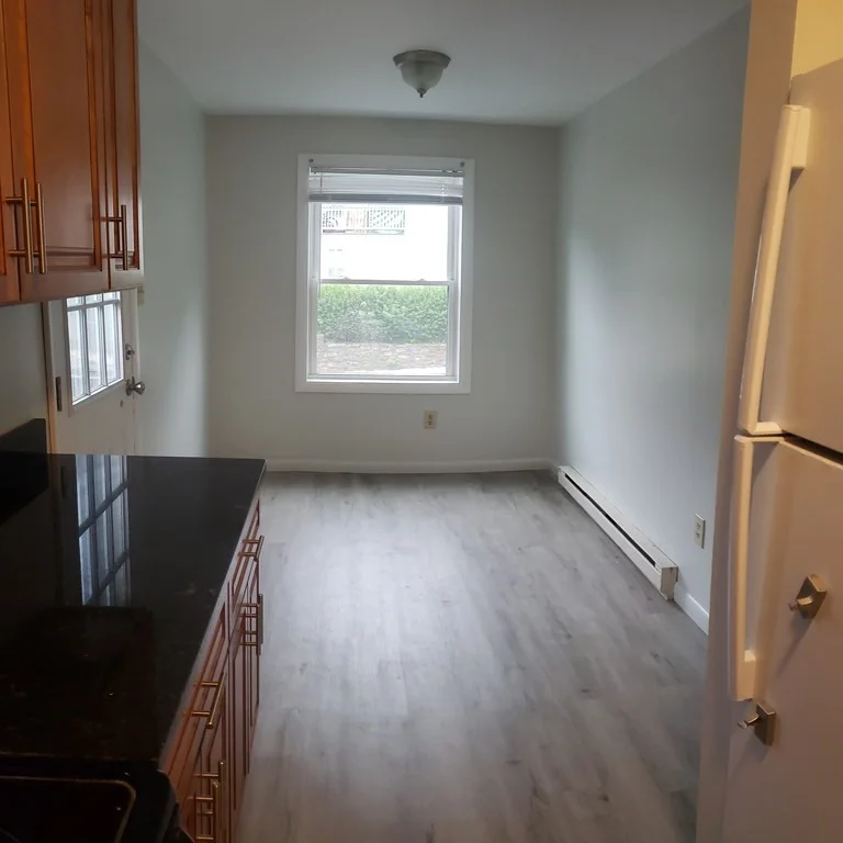 2 bed, 1 bath apartment for rent at 80 Wall St Unit Unit B, Globe Village — photo 7 of 16