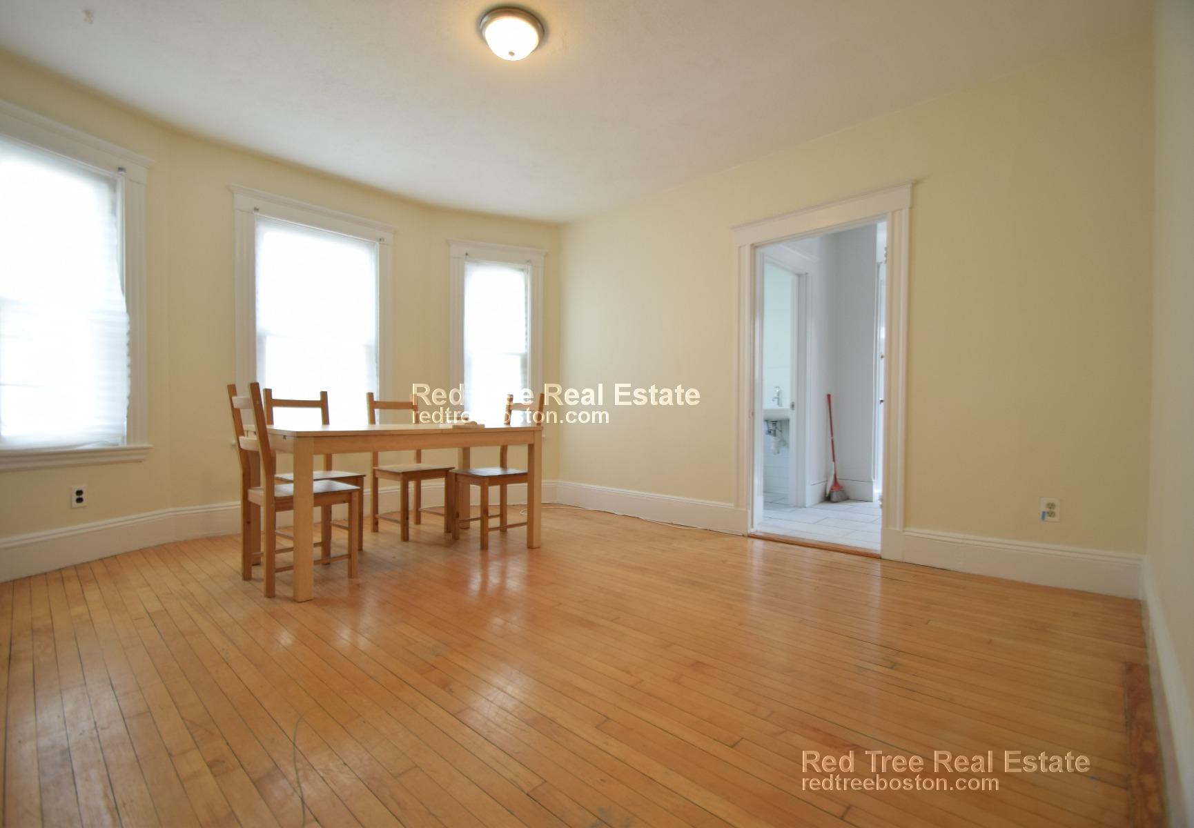 4 bed, 1.5 bath apartment for rent at 80 Wallingford Rd Unit 2, Brighton — photo 2 of 13