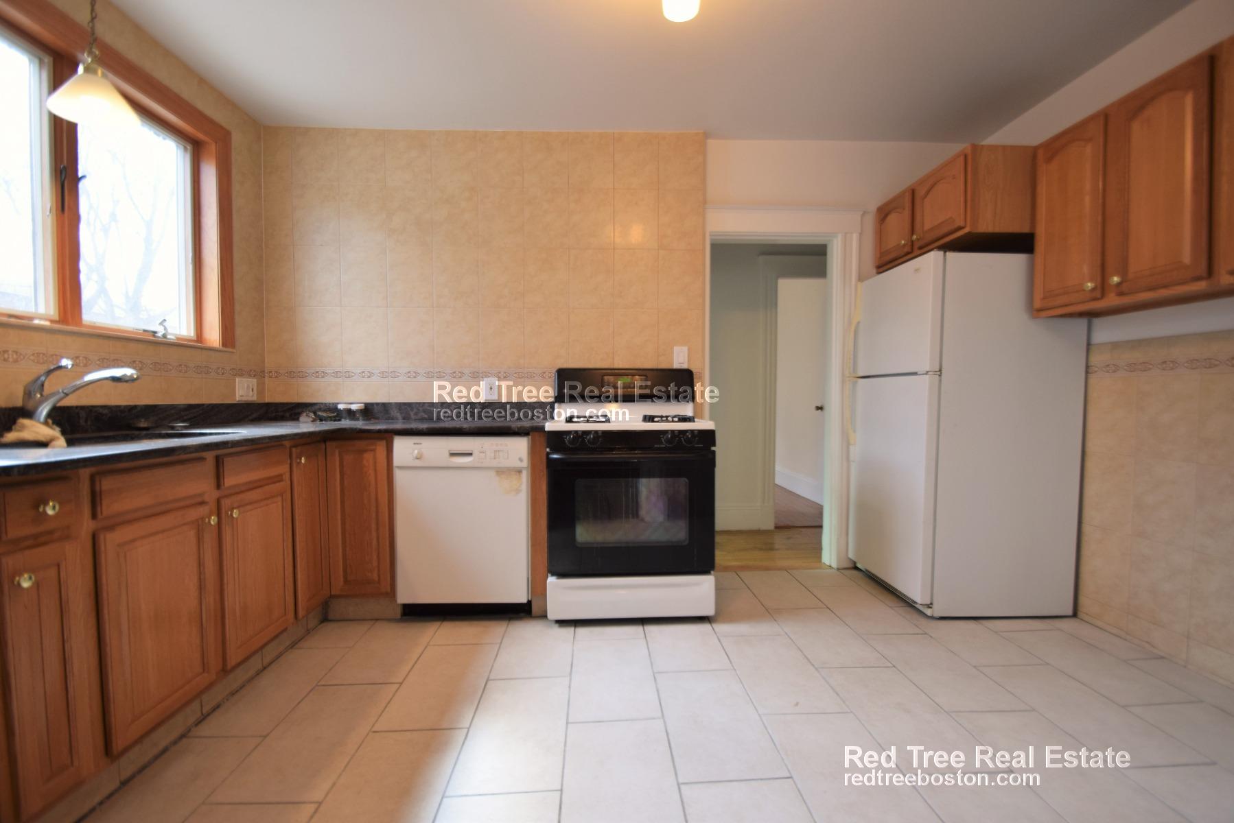 4 bed, 1.5 bath apartment for rent at 80 Wallingford Rd Unit 2, Brighton — photo 7 of 13