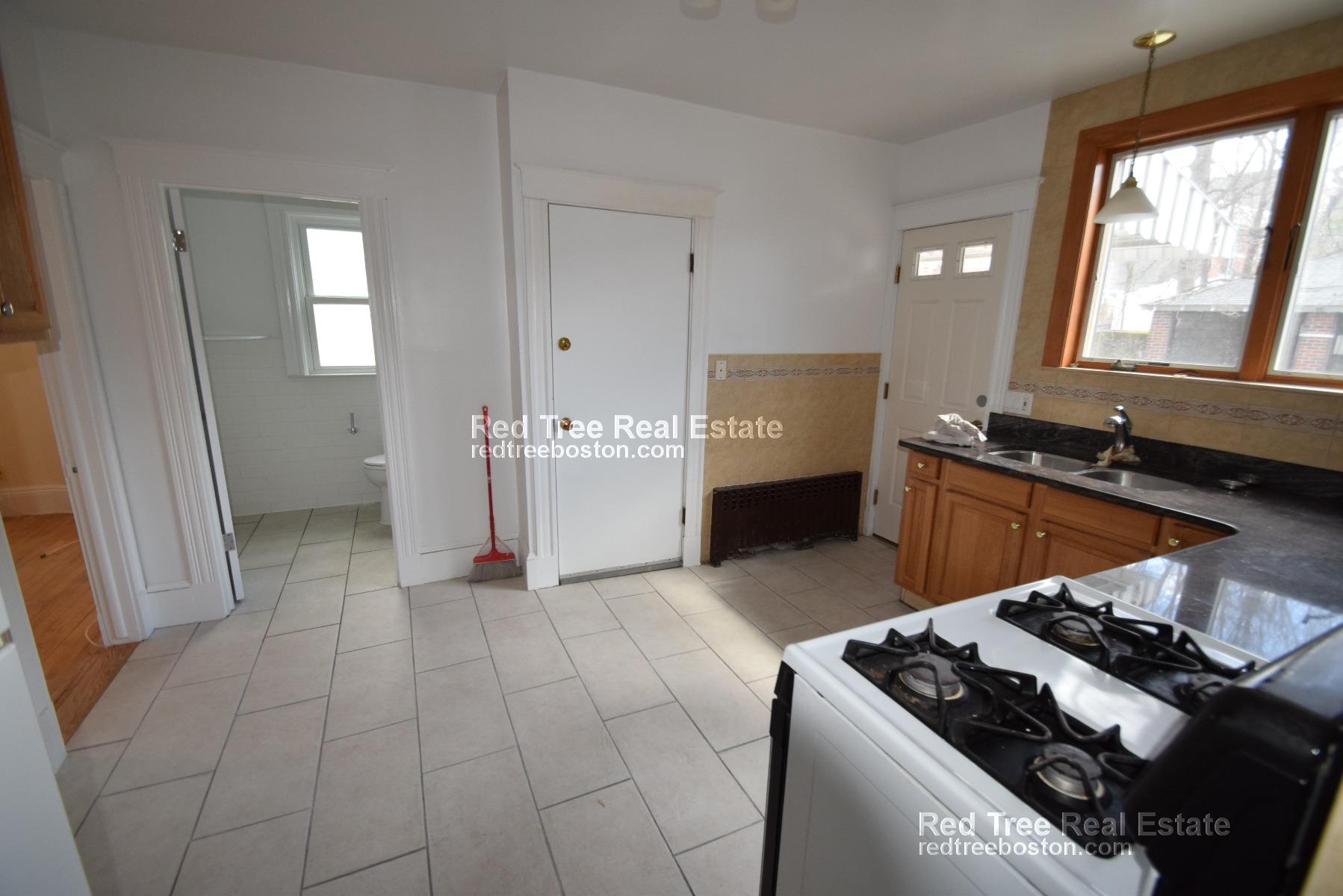 4 bed, 1.5 bath apartment for rent at 80 Wallingford Rd Unit 2, Brighton — photo 8 of 13
