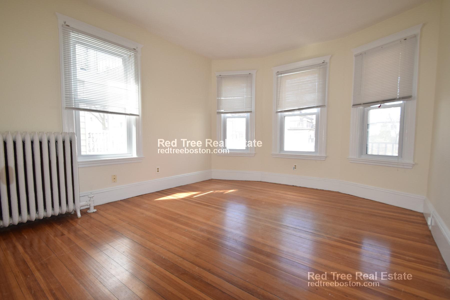 4 bed, 1.5 bath apartment for rent at 80 Wallingford Rd Unit 2, Brighton — photo 4 of 13