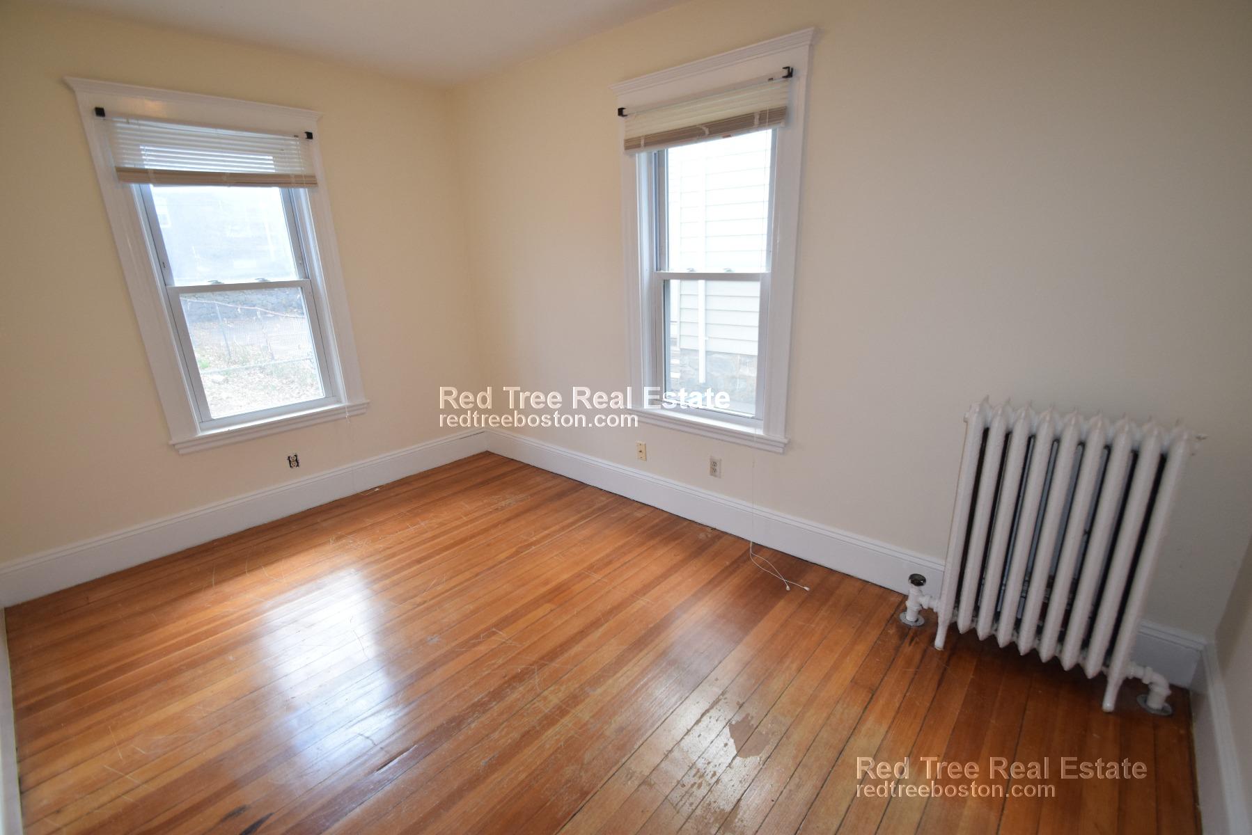 4 bed, 1.5 bath apartment for rent at 80 Wallingford Rd Unit 2, Brighton — photo 9 of 13