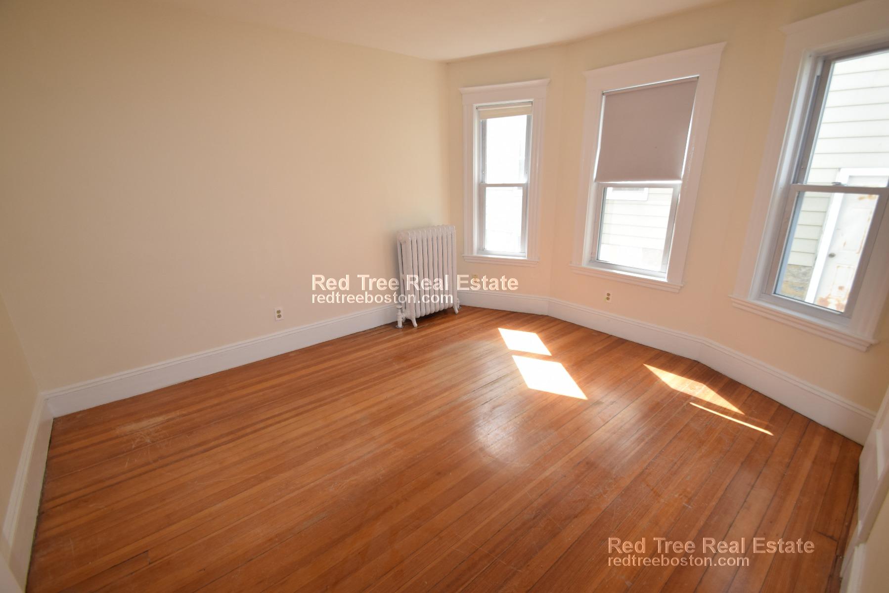 4 bed, 1.5 bath apartment for rent at 80 Wallingford Rd Unit 2, Brighton — photo 6 of 13
