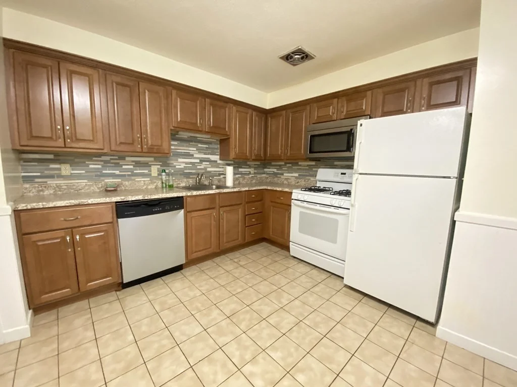 2 bed, 1 bath apartment for rent at 80 Walnut St Unit 108, Canton — photo 2 of 17