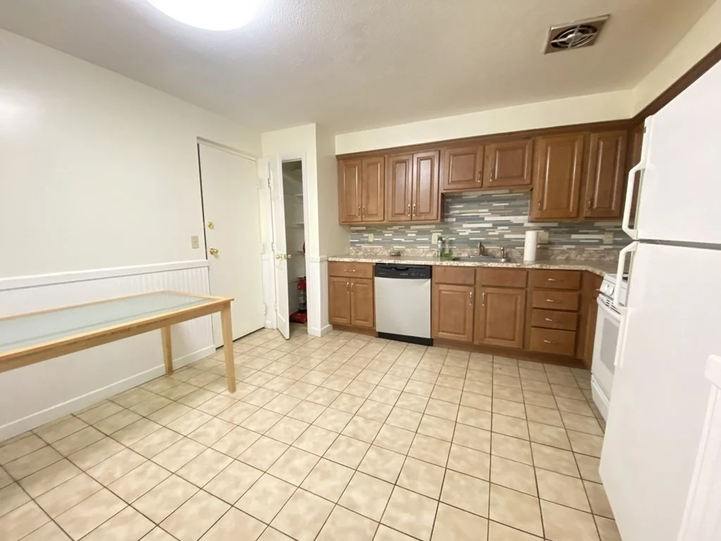 2 bed, 1 bath apartment for rent at 80 Walnut St Unit 108, Canton — photo 3 of 17