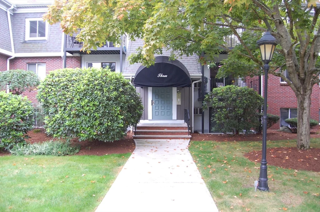 1 bed, 1 bath apartment for rent at 80 Walnut St Unit 303, Canton