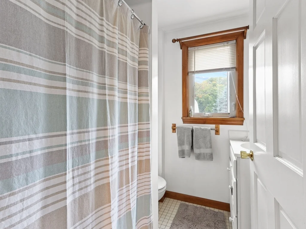 3 bed, 1 bath apartment for rent at 80 Washington Ave, Natick — photo 12 of 16