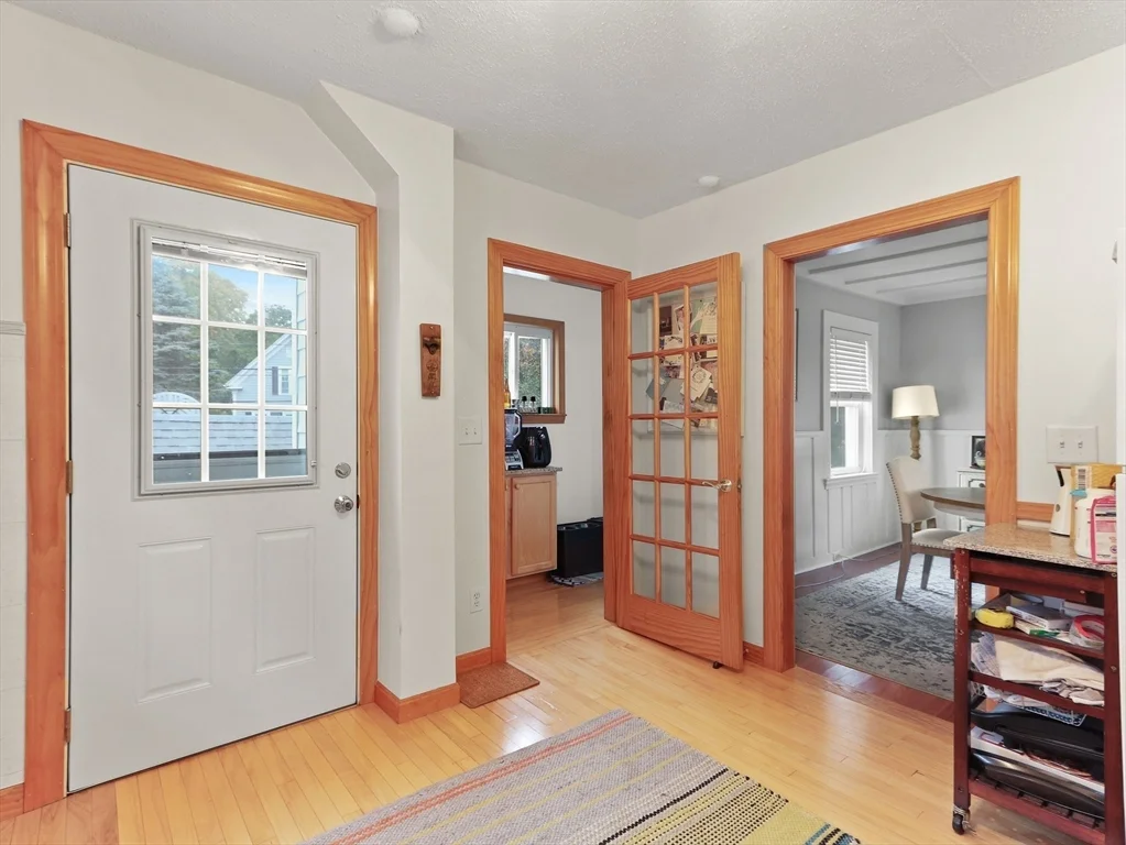 3 bed, 1 bath apartment for rent at 80 Washington Ave, Natick — photo 8 of 16