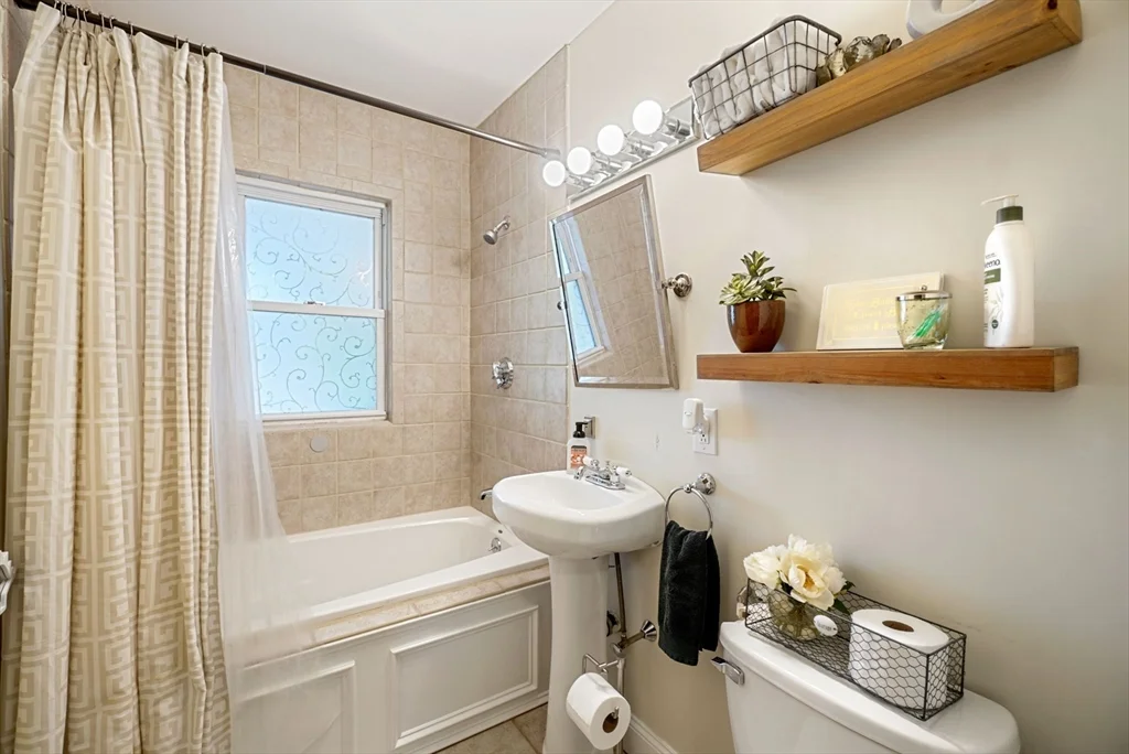 3 bed, 2 bath apartment for rent at 80 Westmoreland St Unit 2, Dorchester — photo 14 of 26