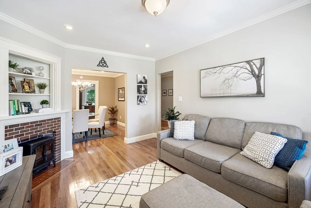 3 bed, 2 bath apartment for rent at 80 Westmoreland St Unit 2, Dorchester — photo 3 of 26
