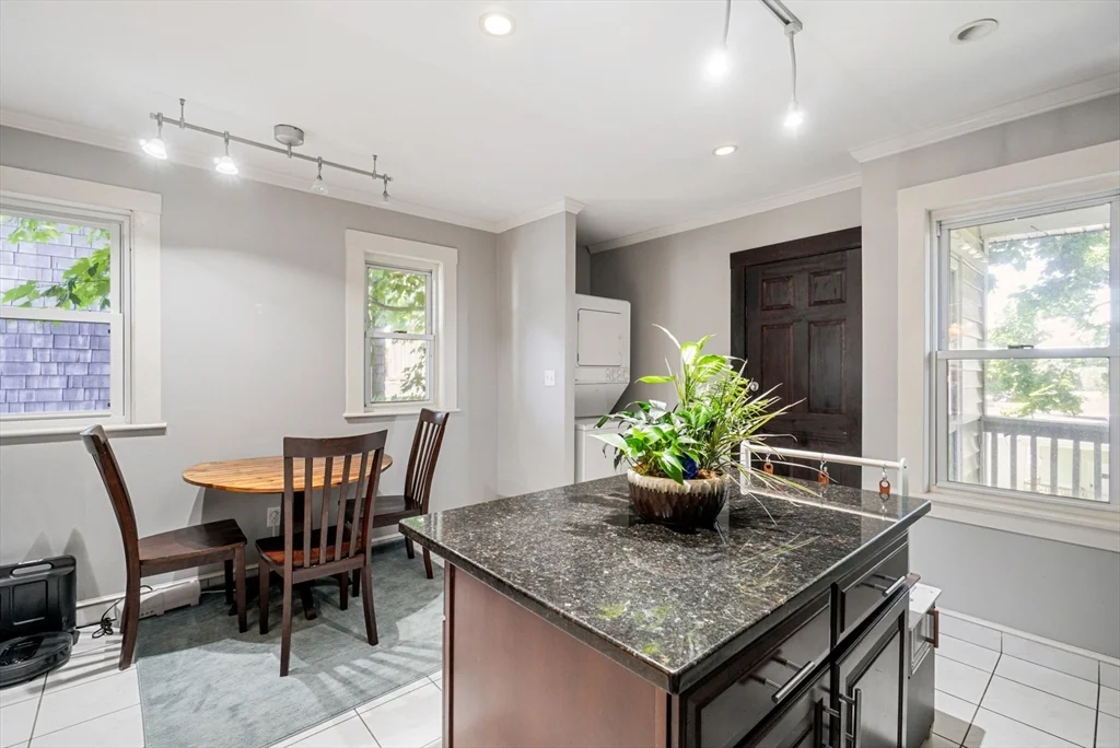 3 bed, 2 bath apartment for rent at 80 Westmoreland St Unit 2, Dorchester — photo 9 of 26