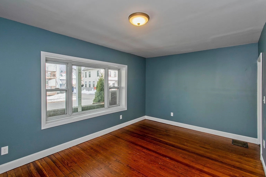 3 bed, 1 bath apartment for rent at 80 White St Unit 1, Westfield — photo 10 of 20