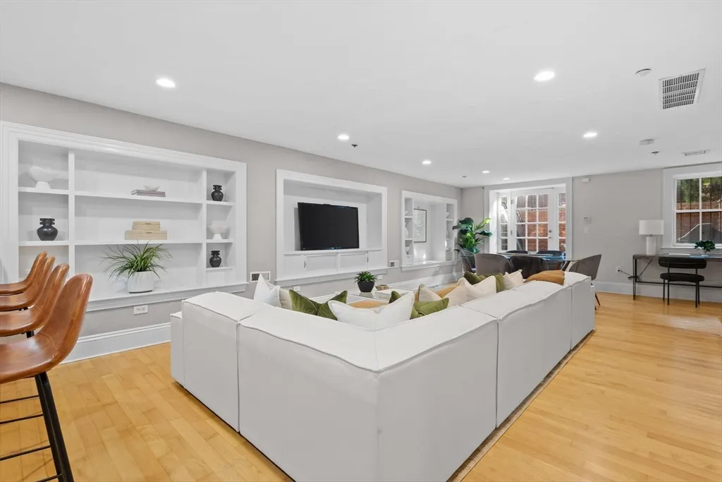 2 bed, 2.5 bath apartment for rent at 80 Worcester St Unit A, South End — photo 14 of 34