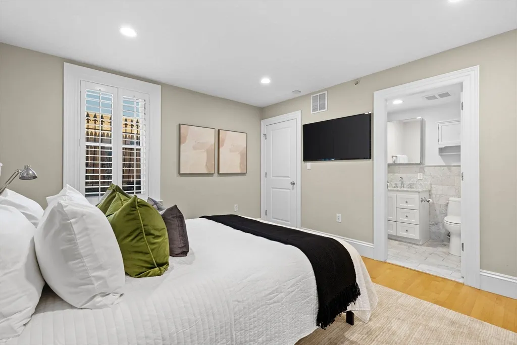 2 bed, 2.5 bath apartment for rent at 80 Worcester St Unit A, South End — photo 32 of 34