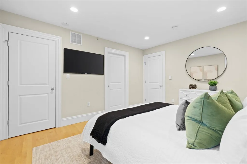 2 bed, 2.5 bath apartment for rent at 80 Worcester St Unit A, South End — photo 31 of 34