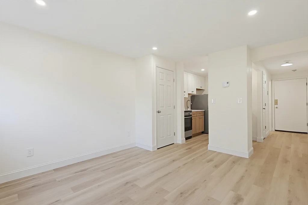 1 bed, 1 bath apartment for rent at 800 County Unit 3, Taunton — photo 7 of 18