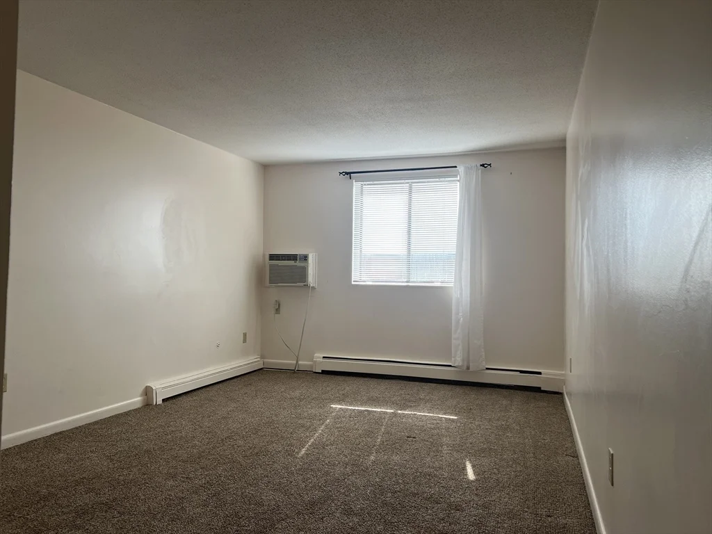 2 bed, 1 bath apartment for rent at 800 Governors Dr Unit 36, Winthrop — photo 8 of 12