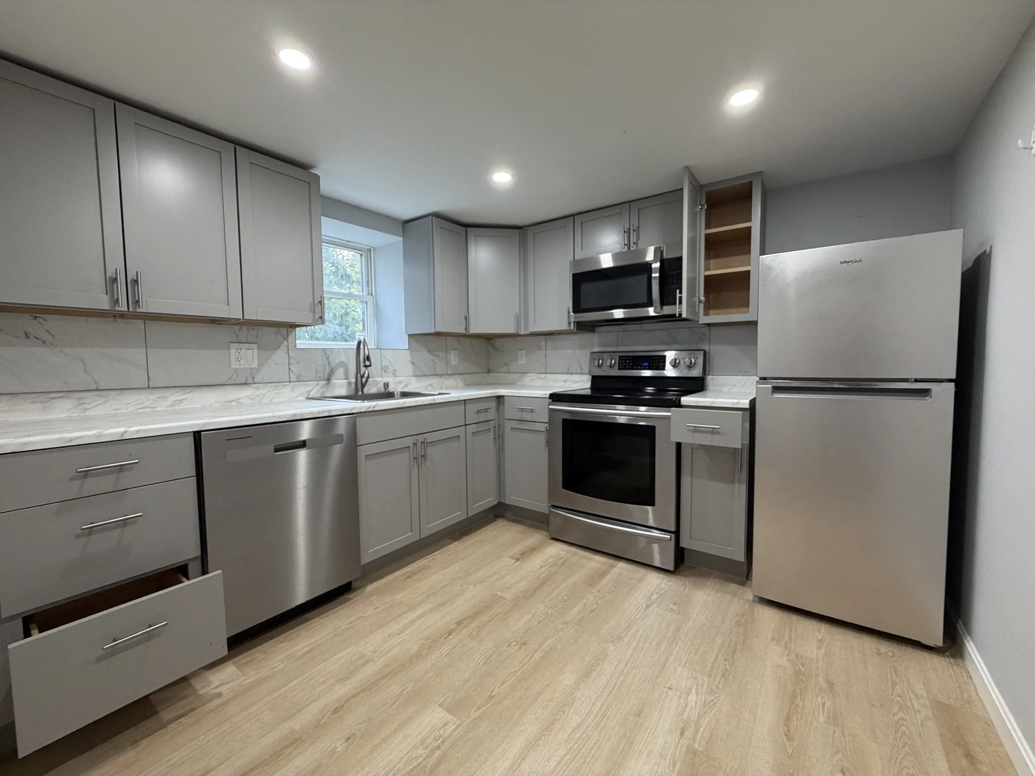 2 bed, 1 bath apartment for rent at 801 Granite St Unit 3, Braintree — photo 3 of 11