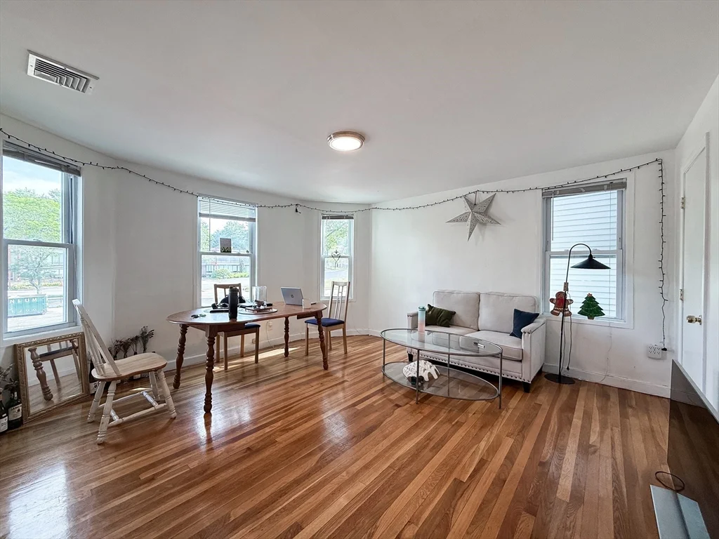 3 bed, 2 bath apartment for rent at 803 Boylston St Unit B, Brookline Hills
