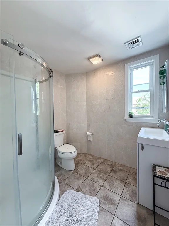 3 bed, 2 bath apartment for rent at 803 Boylston St Unit B, Brookline Hills — photo 6 of 9