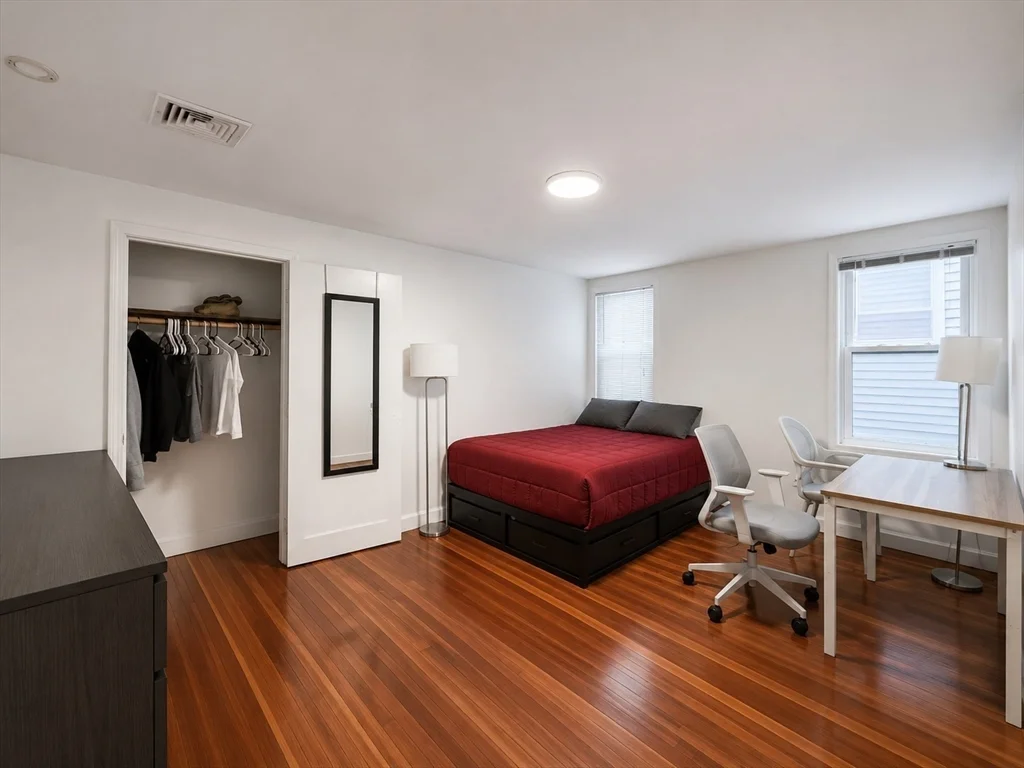 3 bed, 2 bath apartment for rent at 803 Boylston St Unit B, Brookline Hills — photo 4 of 9