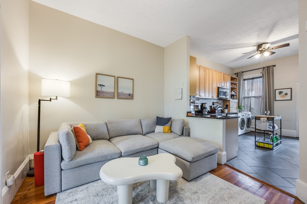 1 bed, 1 bath apartment for rent at 805 E 4th St Unit 2, South Boston — photo 5 of 17