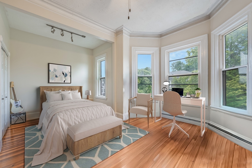 1 bed, 1 bath apartment for rent at 805 E 4th St Unit 2, South Boston — photo 1 of 17
