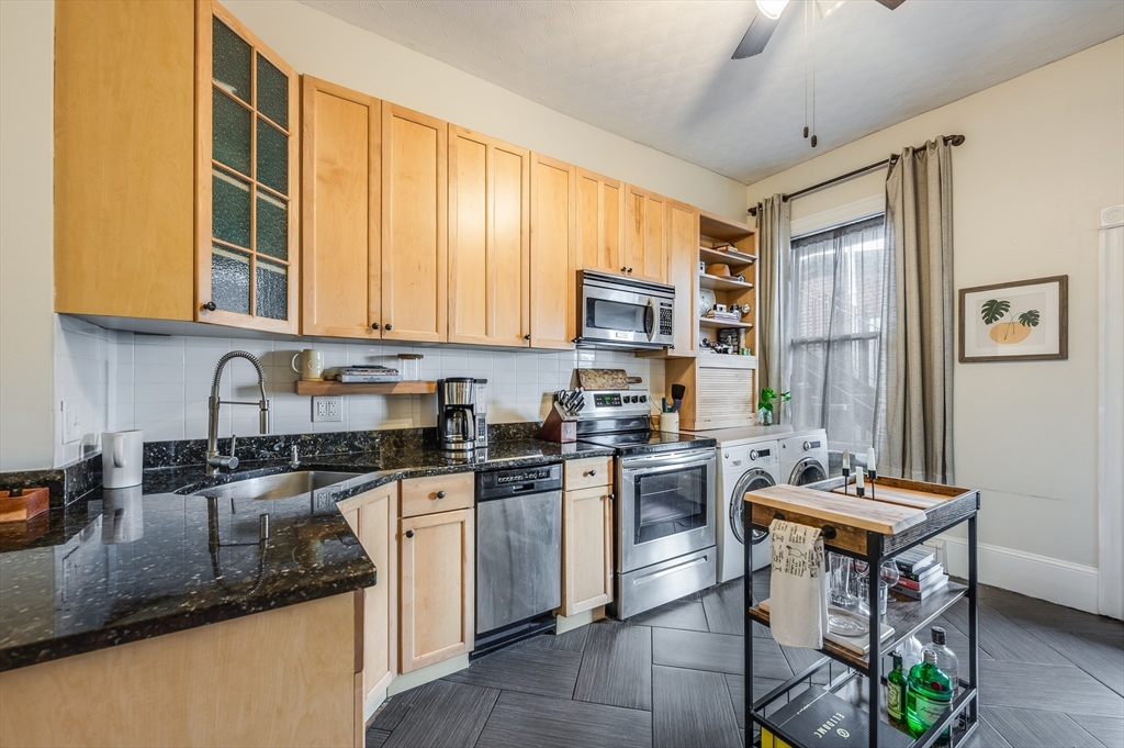 1 bed, 1 bath apartment for rent at 805 E 4th St Unit 2, South Boston — photo 10 of 17