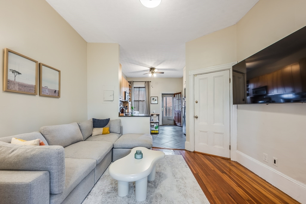 1 bed, 1 bath apartment for rent at 805 E 4th St Unit 2, South Boston — photo 4 of 17