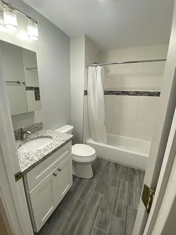 2 bed, 1 bath apartment for rent at 807 E 3rd St Unit 1, South Boston — photo 6 of 11