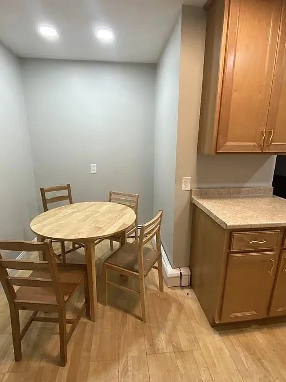 2 bed, 1 bath apartment for rent at 807 E 3rd St Unit 1, South Boston — photo 4 of 11