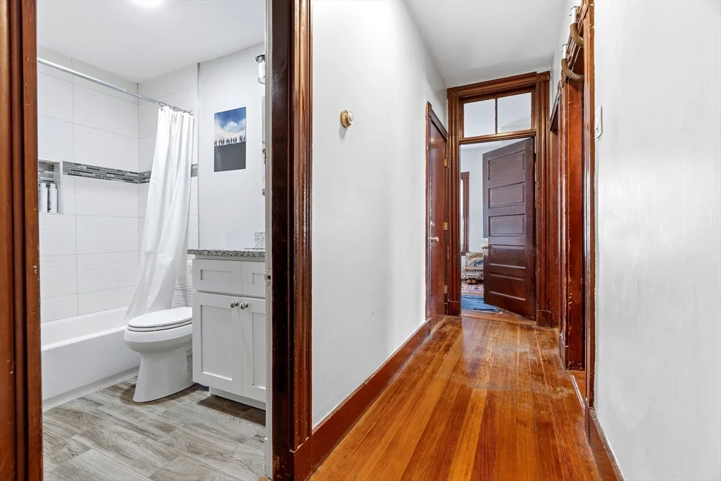 3 bed, 1 bath apartment for rent at 807 E 3rd St Unit 2, South Boston — photo 10 of 13