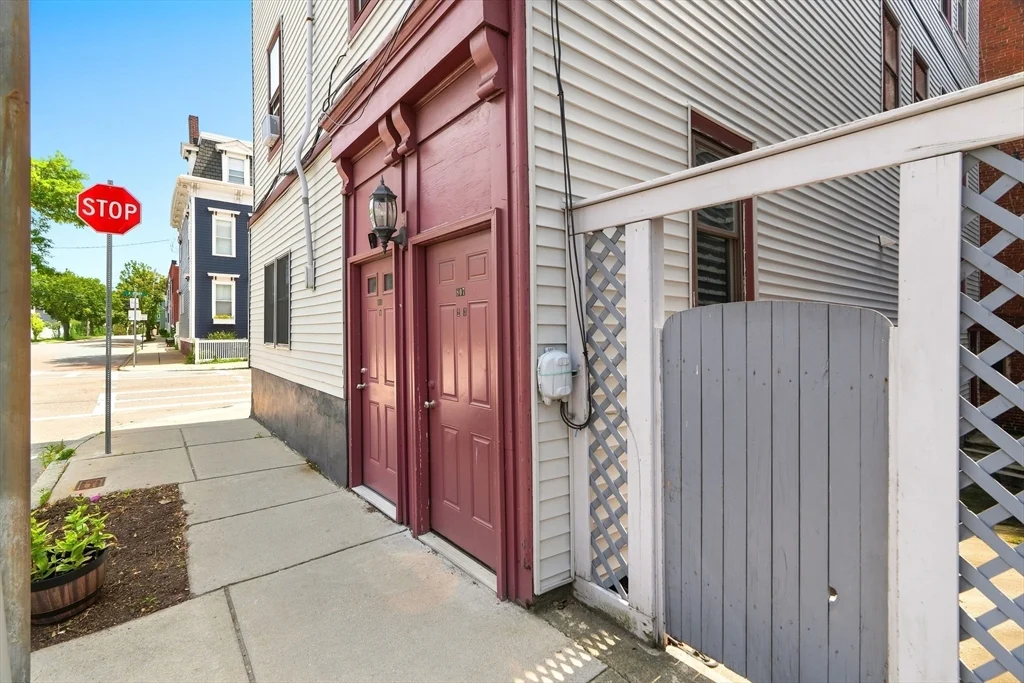 3 bed, 1 bath apartment for rent at 807 E 3rd St Unit 2, South Boston — photo 12 of 13